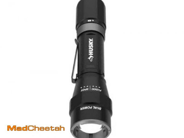 Lot 74-11490654 - HUSKY 800LM DUAL POWER FLASHLIGHT - UNUSED