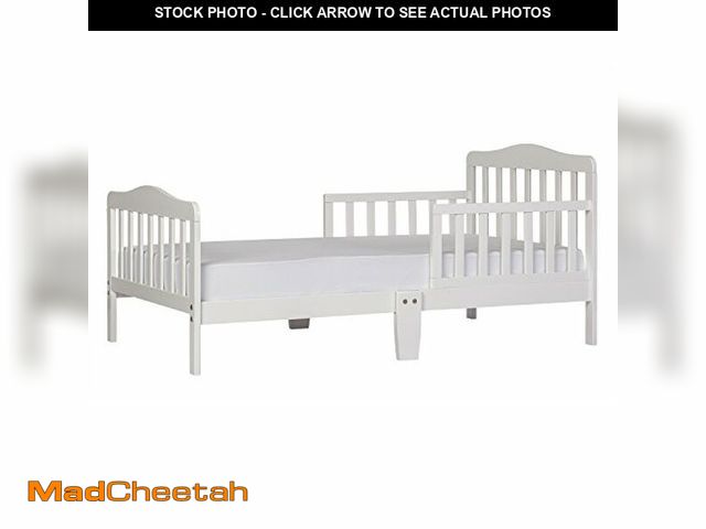 Lot 74-12664234 - Dream On Me Classic Design Toddler Bed In White, Greenguard Gold And JPMA Certified, Low To Floor De...