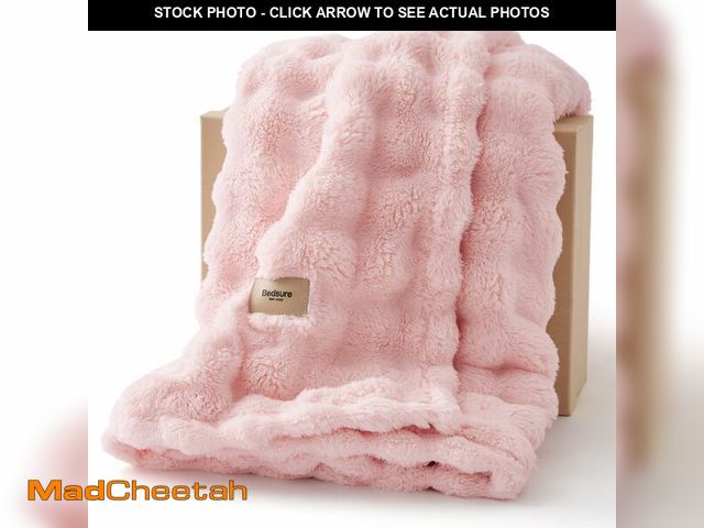 Lot 74-14473515 - Bedsure 3D Fleece Bubble Blanket for Couch - GentleSoft Pink Throw Blanket for Sofa Bed Room Decor -...