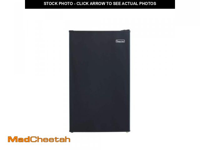 Lot 74-12251497 - Magic Chef 4.4 cu. ft. Mini Fridge in Black - UNUSED