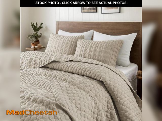 Lot 74-11558748 - WDCOZY Beige Quit Twin Size Bedding Sets with Pillow Sham, Lightweight Bedspread Coverlet, Quilted B...