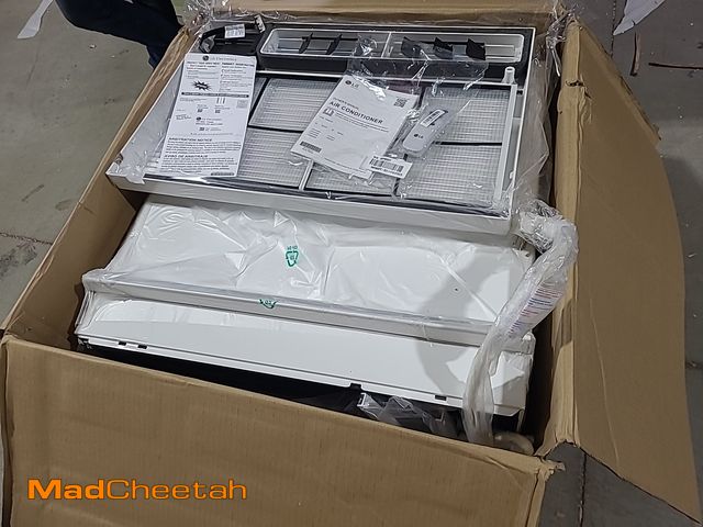 Lot 74-12136522 - LG 24,500 BTU 208/230-Volt Window Air Conditioner Cools 1,550 Sq. Ft. with Remote, Dehumidifier and ...