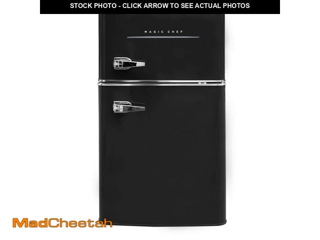 Lot 74-14306775 - Magic Chef Retro 3.2 Cu. Ft. 2 door Mini Fridge in Black - USED