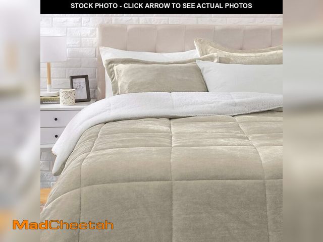 Lot 74-12827574 - Basics Lightweight Microfiber Comforter Set 3 Pieces Duvet Cover Set With Zipper Closure, King, Taup...