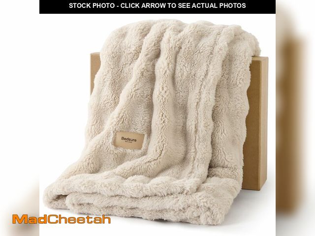 Lot 74-13540687 - Bedsure 3D Fleece Bubble Blanket for Couch - GentleSoft Beige Twin Blanket for Sofa Bed Room Decor -...