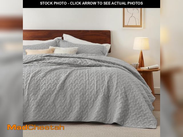 Lot 74-12304002 - Bedsure Quilts Queen Size - Lightweight Bedspreads Queen Size with Basket Weave Pattern, Soft Quilt ...