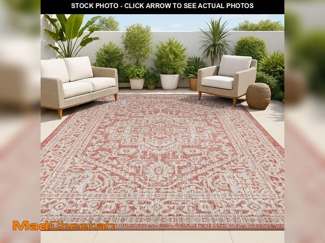 Lot 74-14304986 - JONATHAN Y Medallion Weave Indoor Outdoor Area Rug 4X6 Red/Taupe, Sinjuri Textured for Backyard, Pat...