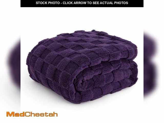 Lot 74-13566786 - Bedsure GentleSoft Twin Blanket for Bed - Super Soft Cozy Blankets for Women Men Girls, Cute Fuzzy F...
