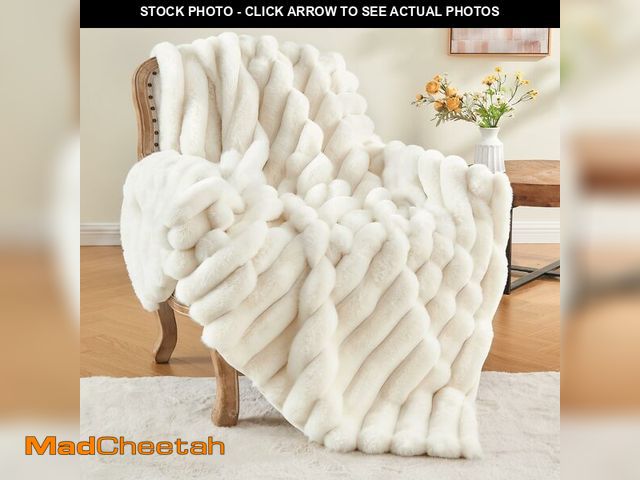 Lot 74-12451121 - BEDELITE Faux Fur Throw Blanket for Couch, Soft and Cozy Luxurious 3D Striped Fluffy Blanket, 770GSM...