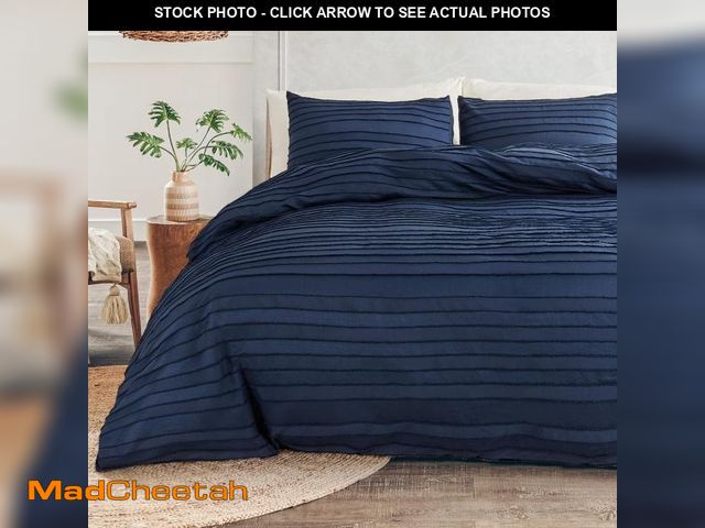 Lot 74-12440100 - NEXHOME PRO Duvet Cover King Size, Navy 3 Pieces Boho Tufted Duvet Cover Set, Soft and Lightweight M...
