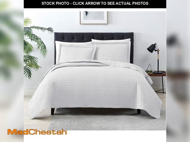 Lot 74-12711681 - EXQ Home Quilt Set Twin Size White 2 Piece,Lightweight Soft Coverlet Modern Style Plaid Pattern Beds...