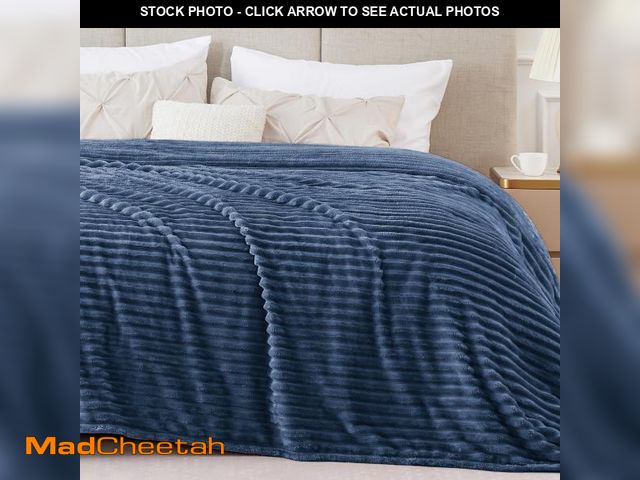 Lot 74-12111907 - BEDELITE Fleece Blanket Queen Size Ã¢â¬â 3D Ribbed Jacquard Soft and Warm Decorative Fuzzy Blanke...