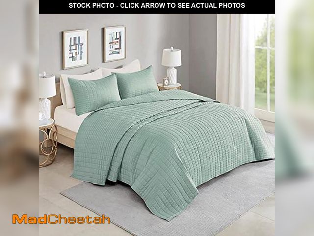 Lot 74-12396512 - Comfort Spaces Sage Green Oversized King Quilt Set 120"x118" Bedspread Quilted Summer Lightweight Mi...