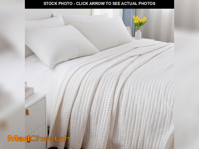Lot 74-12312041 - Queen Quilt Set Ã¢â¬â 90"x90" Soft Washed 3-Layer Lightweight Bedspread with Multi-Lock Quilting,...