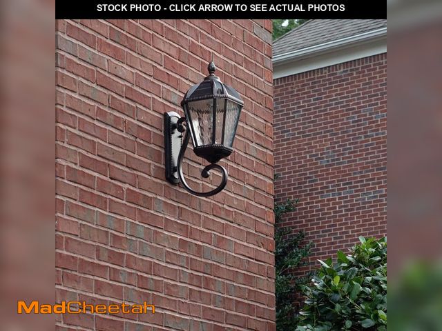 Lot 74-14344095 - (MISSING TOP OF LIGHT) GAMA SONIC Royal Bulb Bronze 1-Light Solar Wall Lantern Sconce, Outdoor Dusk ...