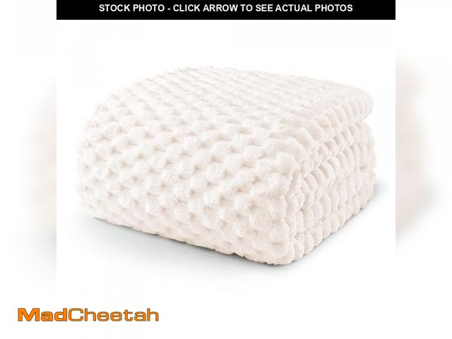 Lot 74-11549613 - Exclusivo Mezcla King Size Soft Fleece Blanket, 90x104 Inches Stylish Jacquard Velvet Blanket for Be...