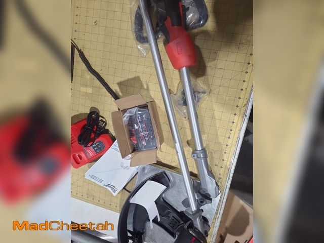 Lot 74-13305469 - Milwaukee M18 FUEL 18V 16 in. Brushless Cordless Battery Powered String Trimmer w/QUIK-LOK Attachmen...