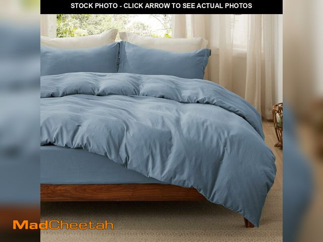 Lot 74-12682925 - Bedsure Duvet Cover Queen Size with Fitted Sheet - 4 Pieces Prewashed Cotton-Like Extra Soft Bedding...