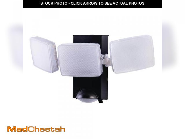 Lot 74-12142201 - 270  Black Motion Sensor Battery Powered Outdoor 3-Head Dusk to Dawn LED Security Flood Light 1300 L...
