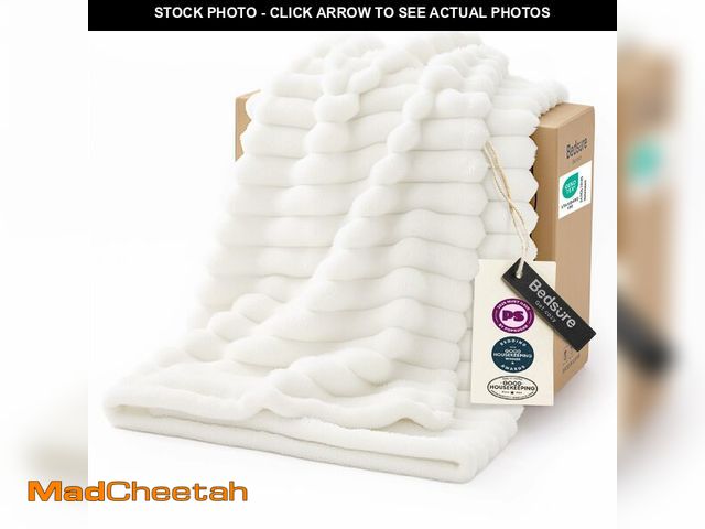 Lot 74-13566785 - Bedsure GentleSoft Twin Blanket for Bed - Cozy Soft Blankets for Women, Cute Small Fleece Throws for...