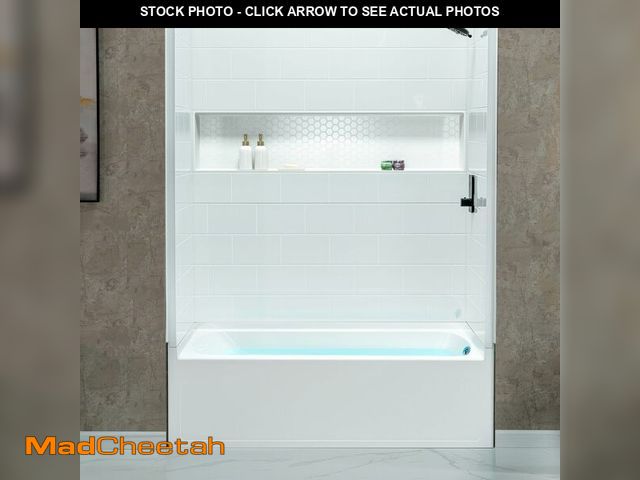 Lot 74-13122743 - WOODBRIDGE 60Ã¢â¬Â x 32Ã¢â¬Â Alcove Soaking Bathtub in white with Right-Hand Drain Hole - UNUSED