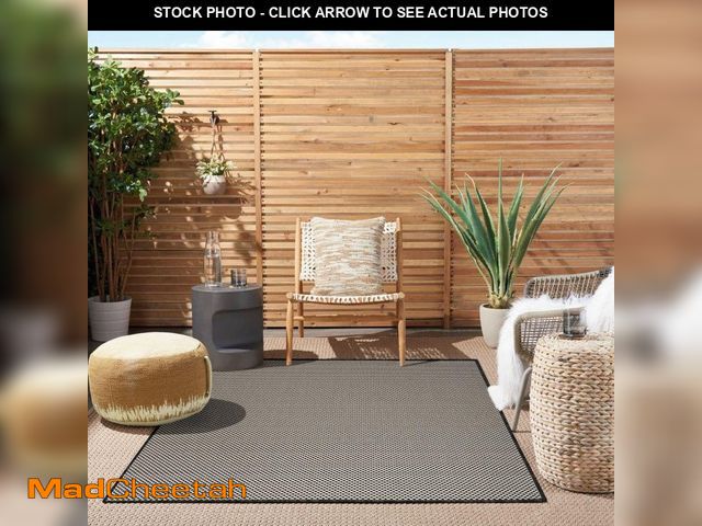 Lot 74-14374655 - Courtyard Black White 5 ft. x 7 ft. All-Over Design Contemporary Area Rug - UNUSED