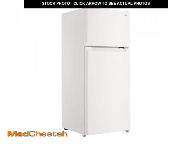 Lot 74-12145916 - Vissani 4.5 cu. ft. 2-Door Mini Refrigerator in White with Freezer - UNUSED
