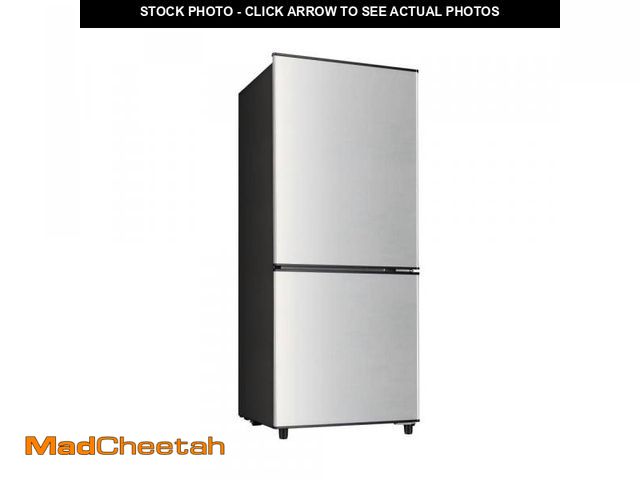 Lot 74-12032156 - HAILANG 17.6 in. 4 cu.ft. Mini Refrigerator in Silver with Bottom Door Freezer, Manual Defrost - UNU...