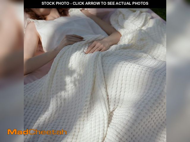 Lot 74-12111922 - Bedsure Cooling Cotton Waffle Queen Size Blanket - Lightweight Breathable Summer Blanket of Rayon De...