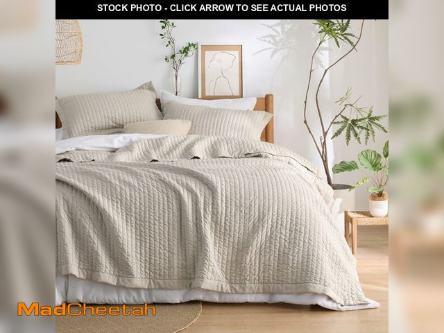 Lot 74-14423929 - Bedsure King Size Quilt - King Quilt Bedding Set Bedspread Coverlet, Lightweight Comforter Neutral S...