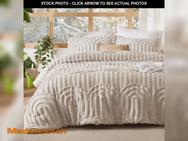 Lot 74-12433424 - Bedsure Boho Tufted Twin Comforter Set - Beige Boho Bedding Comforter Sets, 2 Pieces Farmhouse Shabb...