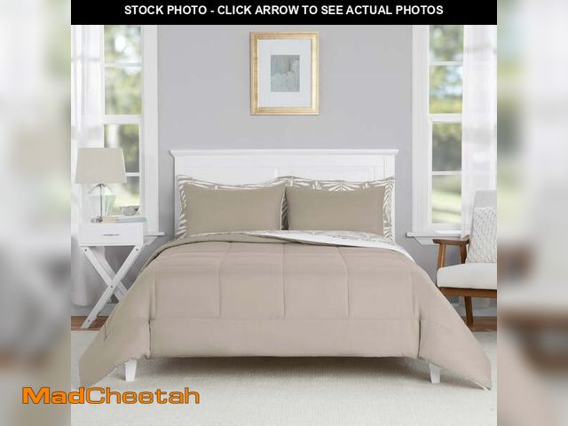 Lot 74-12685593 - Mainstays 7 Piece Reversible Bed in a Bag Comforter Set with Sheets, Beige Palm, Full - USED