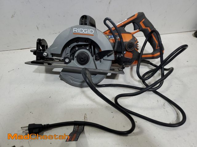 Lot 74-12672575 - RIDGID THRUCOOL 15 Amp 7-1/4 in. Worm Drive Circular Saw - USED