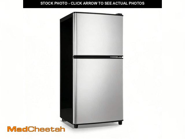 Lot 74-14558999 - JEREMY CASS 3.5 cu. ft. Retro Mini Refrigerator in Silver with Top Freezer, 7-Temp Levels, 2-Removab...