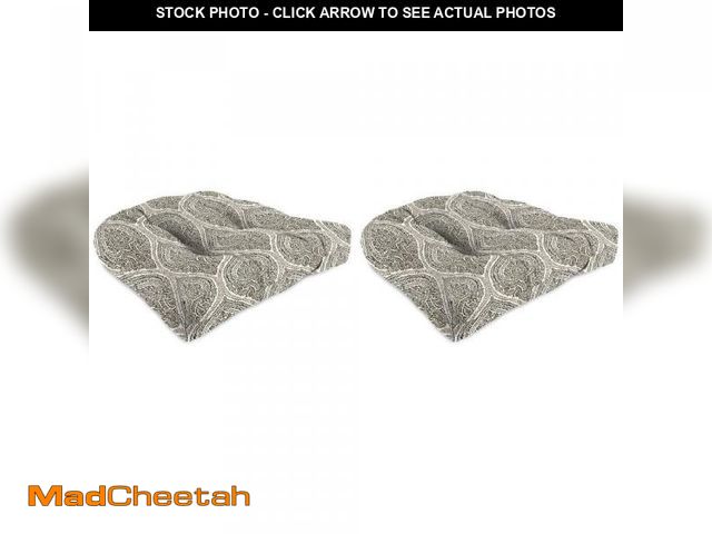 Lot 74-12424730 - Jordan Manufacturing 19 in. L x 19 in. W x 4 in. T Tufted Outdoor Wicker Seat Cushion in Andorra Umb...