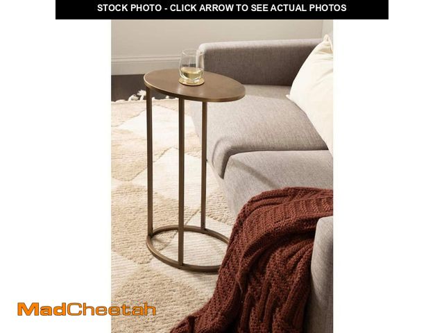 Lot 74-14292749 - Kate and Laurel Natalli 14 in. Gold Oval Metal C Shaped End Table - UNUSED