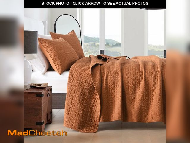 Lot 74-12712960 - HORIMOTE HOME Quilt Set Twin Size Burnt Orange, Classic Geometric Spots Stitched Pattern, Pre-Washed...