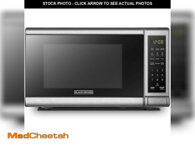 Lot 74-13835574 - BLACK+DECKER EM720CB7 Digital Microwave Oven with Turntable Push-Button Door, Child Safety Lock, 700...