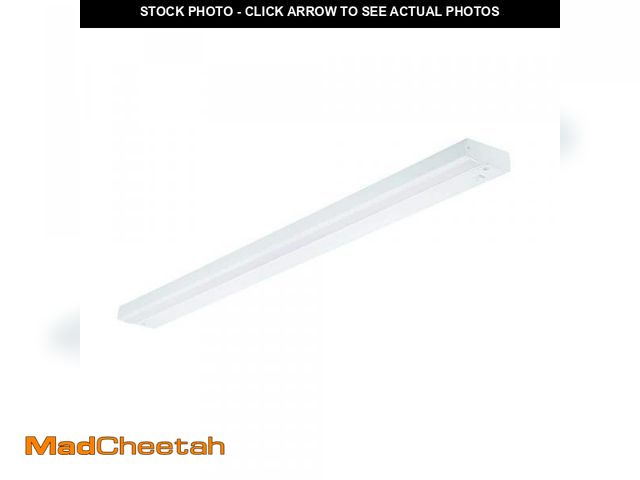 Lot 74-9752523 - Unbranded Direct Wire 36 in. LED White Under Cabinet Light - UNUSED