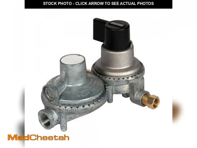 Lot 74-12517671 - Camco Propane Double Stage Auto-Changeover Regulator - UNUSED