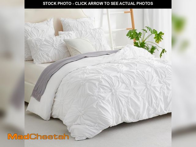 Lot 74-12439956 - Nayoroom White Pintuck Duvet Cover Queen Size Boho Floral Pinch Pleated Textured Comforter Cover 3 P...