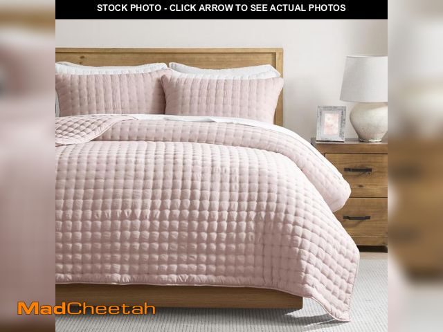 Lot 74-12122981 - WDCOZY Pink Twin Size Quilt Bedding Sets with Pillow Sham, Lightweight Soft Bedspread Coverlet, Quil...