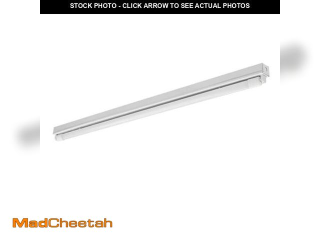 Lot 74-12682442 - toggled 3 ft. 1-Light, 12-Watt, LED White Strip T8/T12 5000K (LED Tube Included)Dimmable - UNUSED