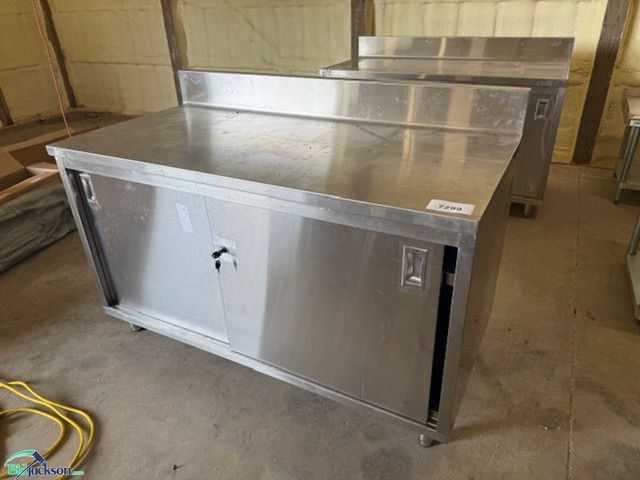 Lot 76-7299 - REGENCY STAINLESS STEEL TABLE