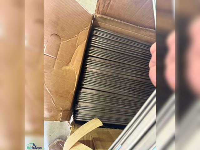 Lot 76-7265 - METAL TRAYS