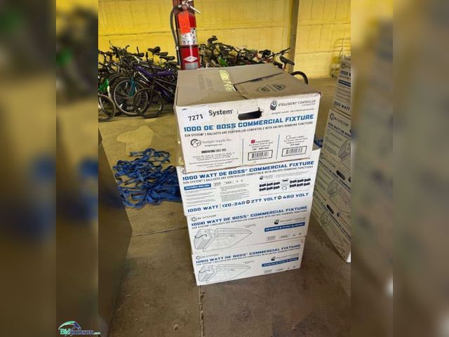 Lot 76-7271 - SUN SYSTEM 1000 WATT DE BOSS COMMERCIAL FIXTURE
