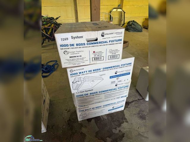 Lot 76-7269 - SUN SYSTEM 1000 DE BOSS COMMERCIAL FIXTURE