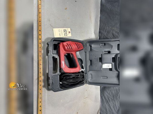 Lot 83-0212 - ET50 Electric Staple Gun