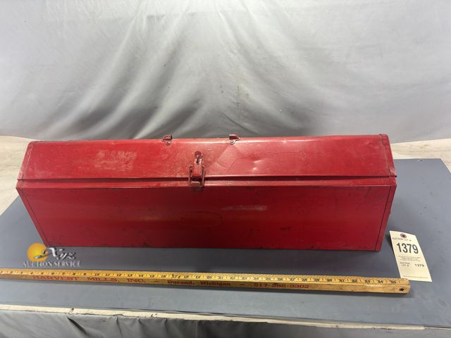 Lot 83-1379 - Toolbox