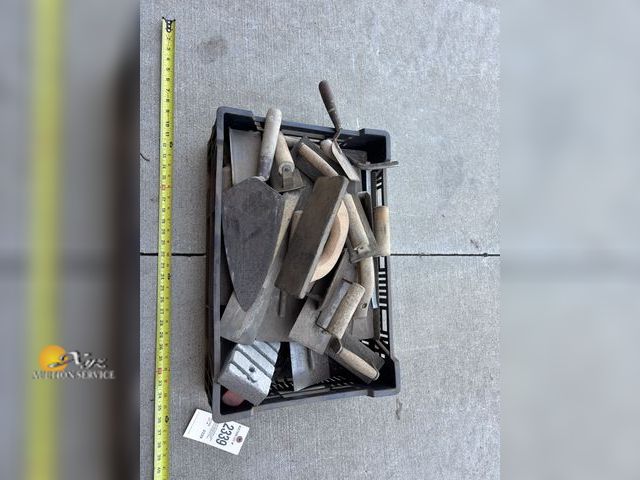 Lot 83-2339 - Lot of Masonry Tools